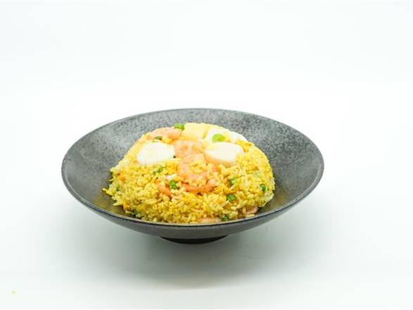H8 Seafood with Pineapple Fried Rice 菠蘿海鮮炒飯